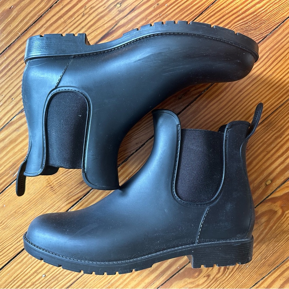Black rain booties